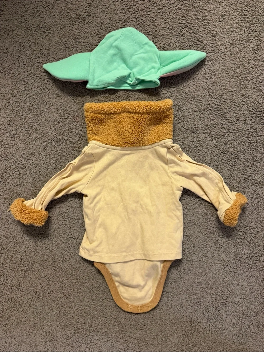 Disney Baby Yoda Star Wars Mandalorian Baby Bodysuit Costume, 6-9 Months